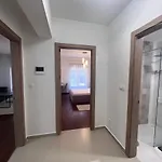 White Homes 1br/apt•master Quart شقة بودغوريتْسا